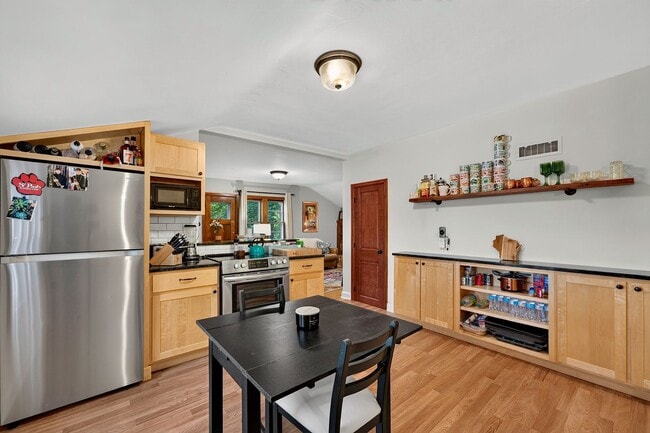 Photo - 1424 N 70th St Unit 1424 N 70th St Wauwatosa, Wisconsin 53213