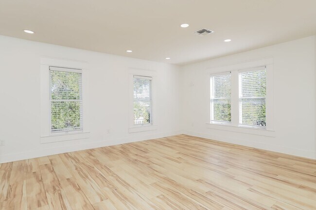 Photo - 120 E Magnolia Ave Unit 201