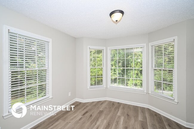 Photo - 12 Stratford Dr