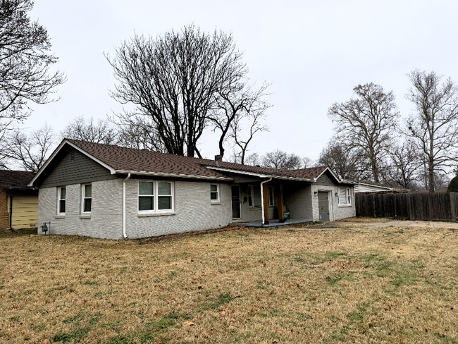 Photo - 2515 Richmond N