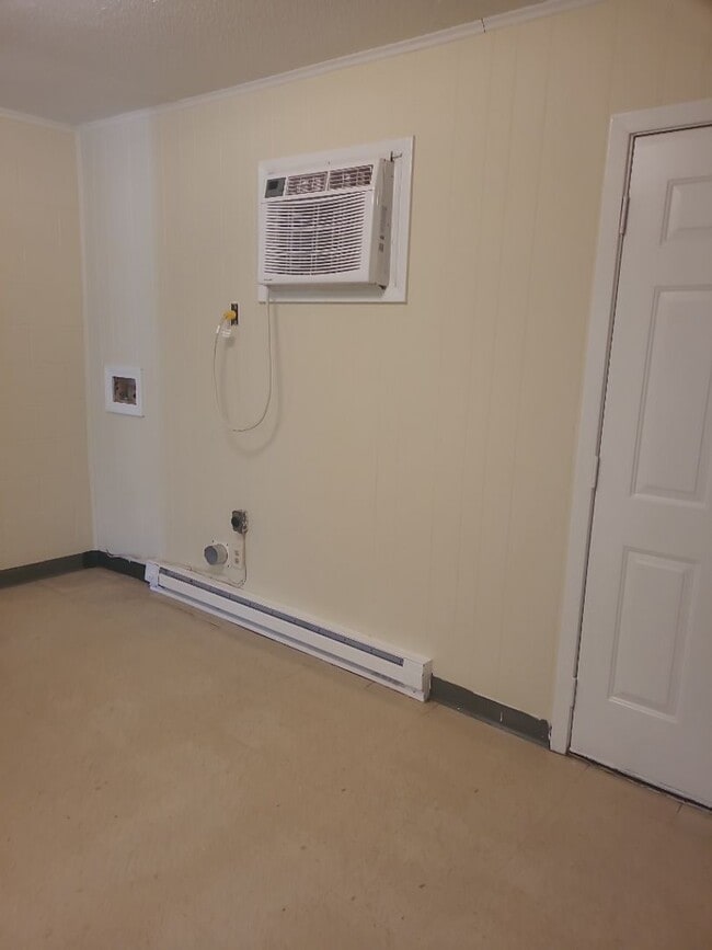 Photo - Montgomery Apartments Unit 17