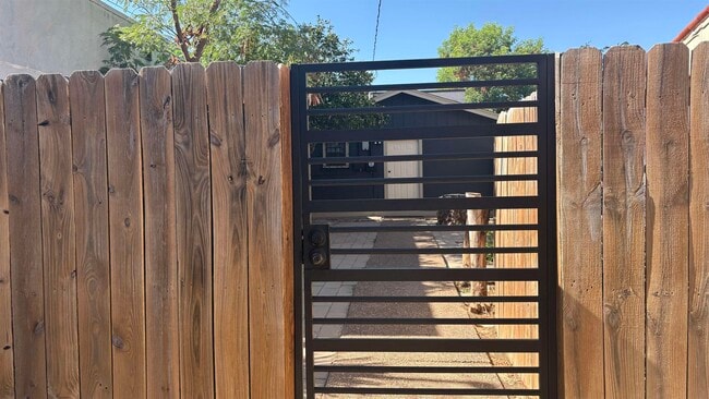 Photo - 907 Laredo St