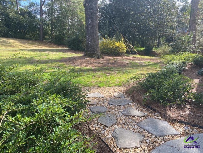 Photo - 2740 Northwoods Dr S