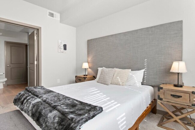 Photo - 400 N 2nd Ave Unidad ID1014571P