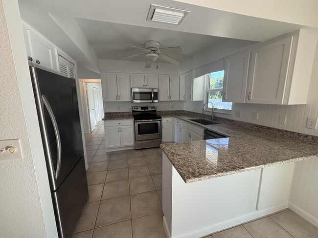 Photo - 6194 Seaport St