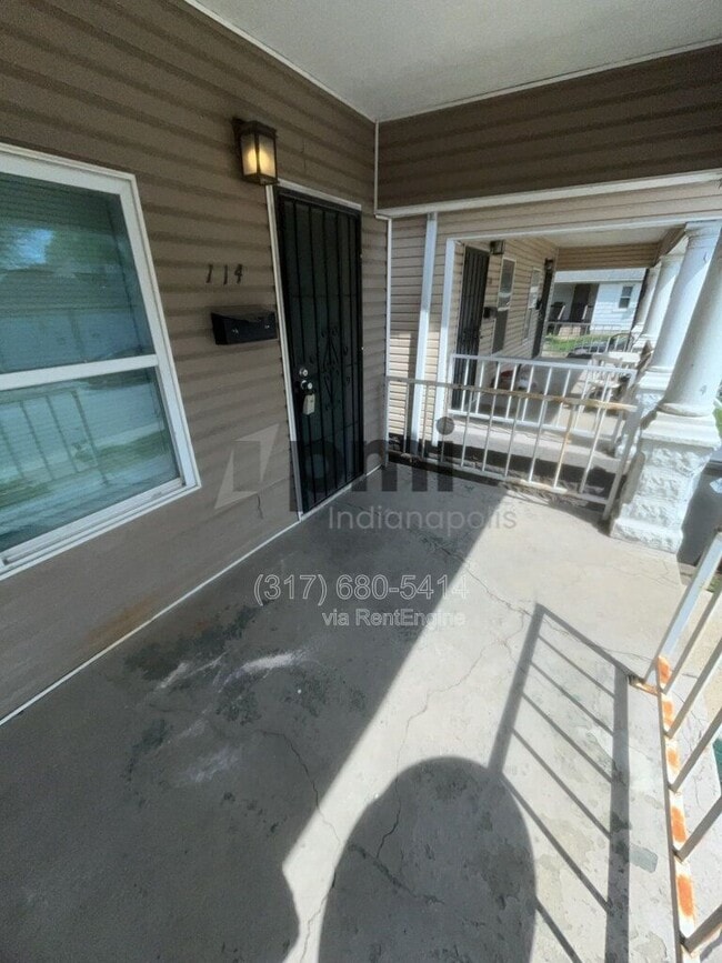 Photo - 114 Adler St