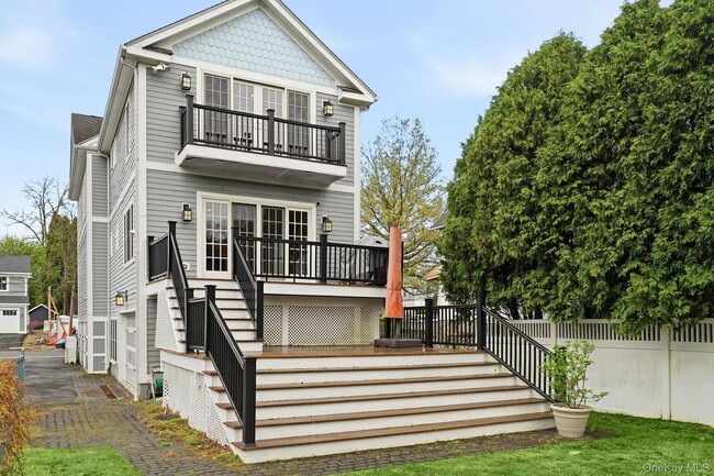 Building Photo - 228 Central Ave