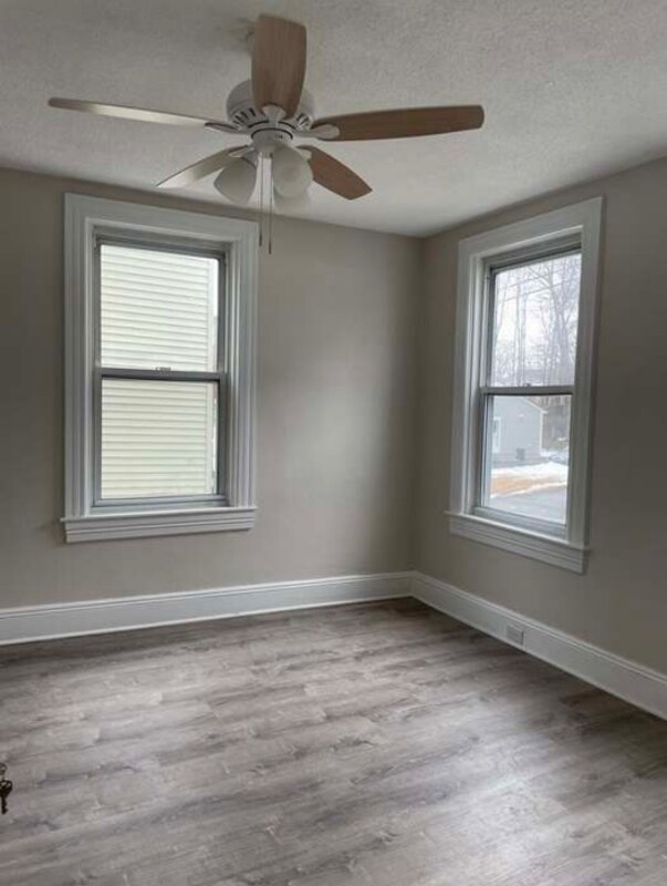 Photo - 16 Bradley St Unidad 1st floor