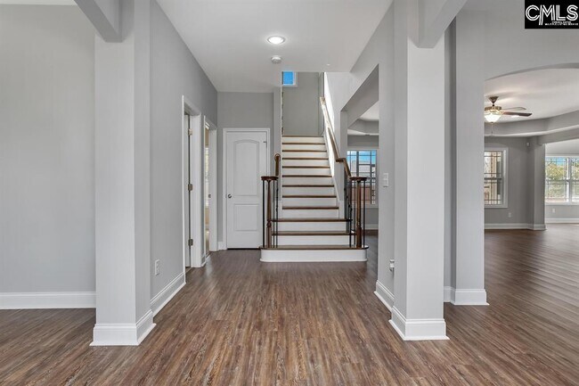 Photo - 38 Athlone Ct