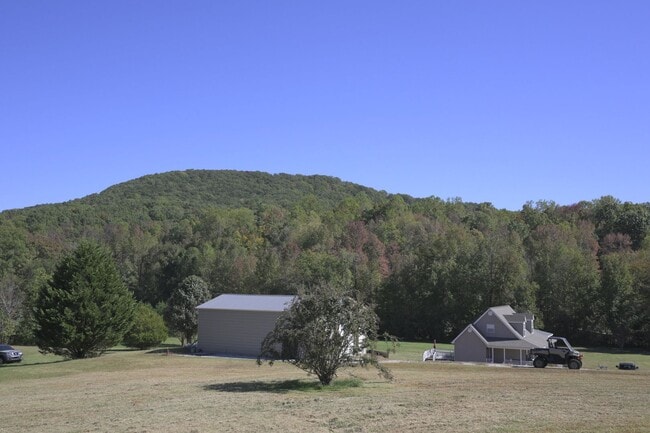 Photo - 3-bed, 2-bath house on 1.2 acres with stunning views of the mountains