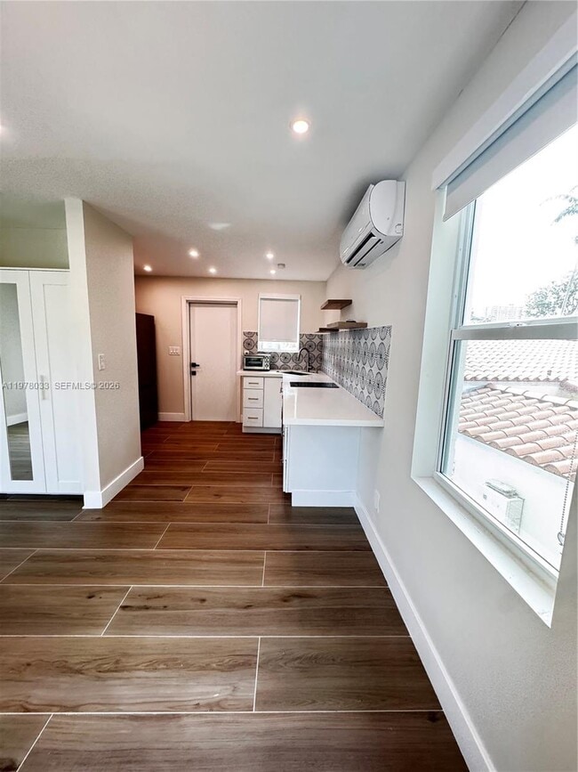 Photo - 2855 Royal Palm Ave Unit 6