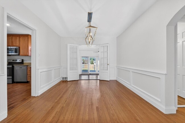 Photo - 8609 Rosalie Ave