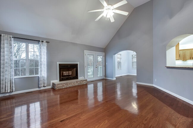 Photo - 130 Tuhdegwa Way