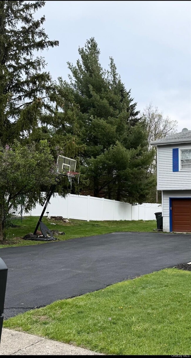 Photo - 10 Candlewood Rd