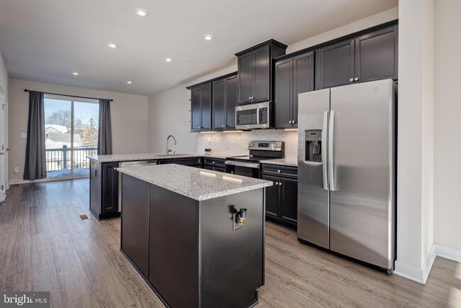 Building Photo - 1920 Four Roses St