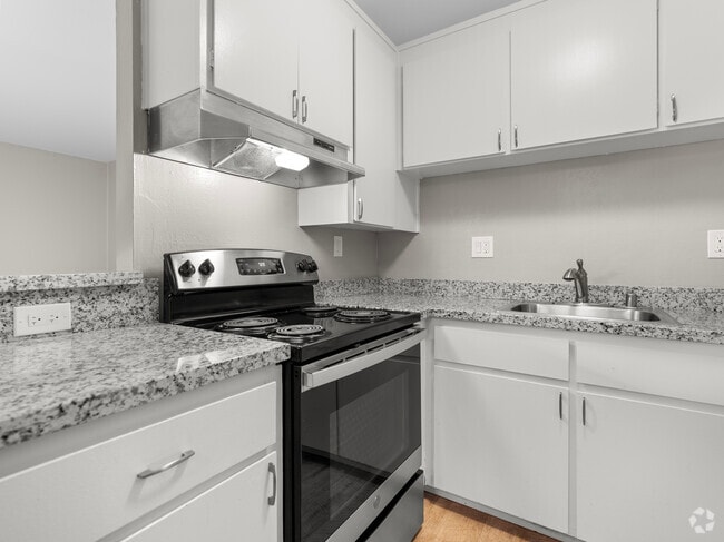 Apartment 4 - 120 Granada Dr