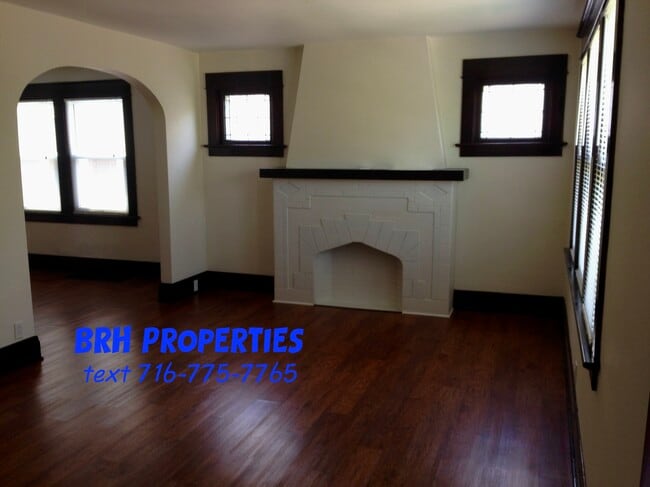 Photo - 100 Somerton Ave Unit Upper