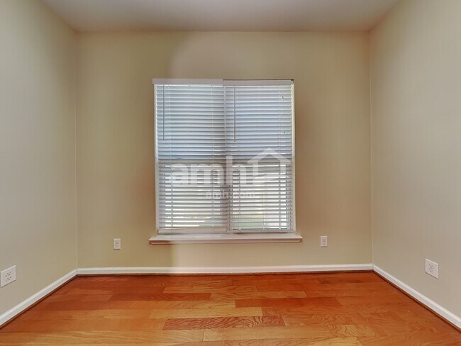 Photo - 45 Chey Hill Ln