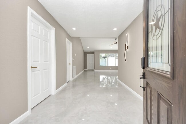 Photo - 16114 Forest Bend Ave