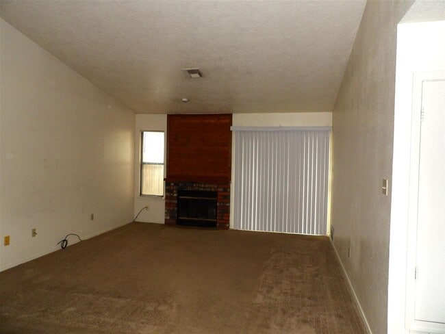 Photo - 6820 NW Willow Springs Dr