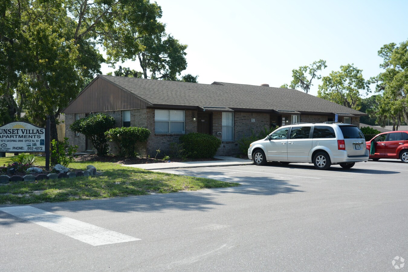 Photo - Sunset Villas Apartments