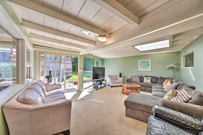 Sala de estar - 2139 Torrey Pines Rd Unidad gateway house