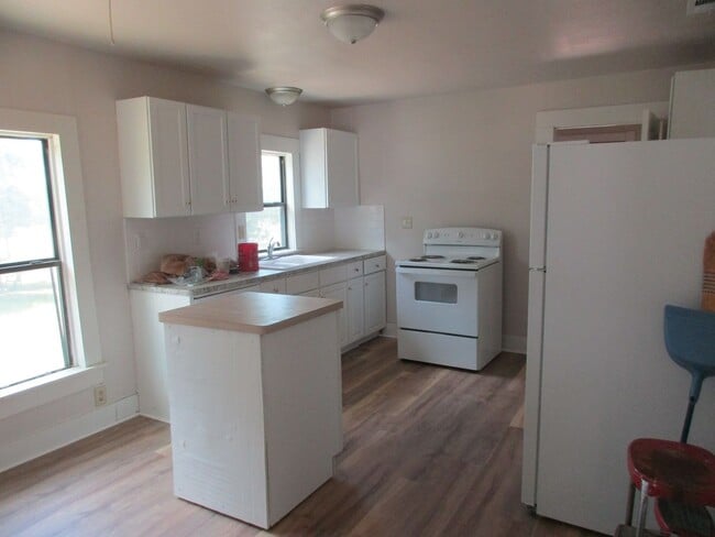 Photo - Charming Remodeled 2/1 Home