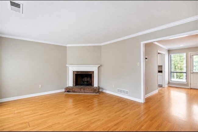 2390 Newport Landing