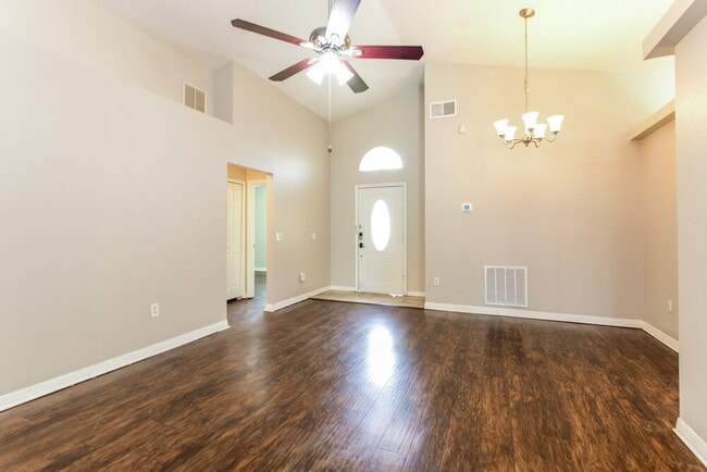 Photo - 1129 Pinedale Dr