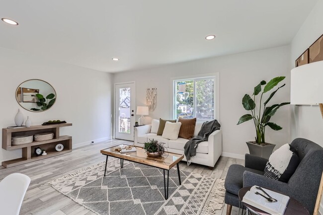 Photo - 3711 S Sherman St