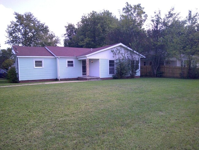 Building Photo - 408 Lumpkin Ave