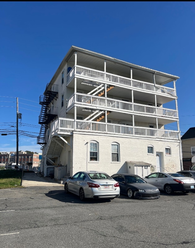 Building Photo - 60 Rathbun St