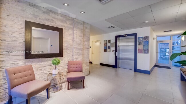 3339 Virginia St Unit 323