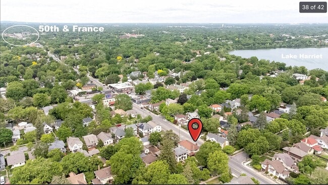 Photo - 5000 Newton Ave S Unidad Upstairs