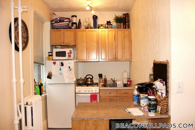 Photo - 72 Revere St Unidad 2F