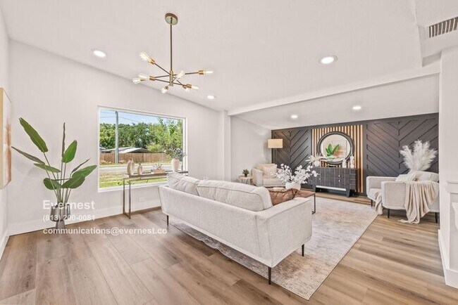 Photo - 5908 S Manhattan Ave