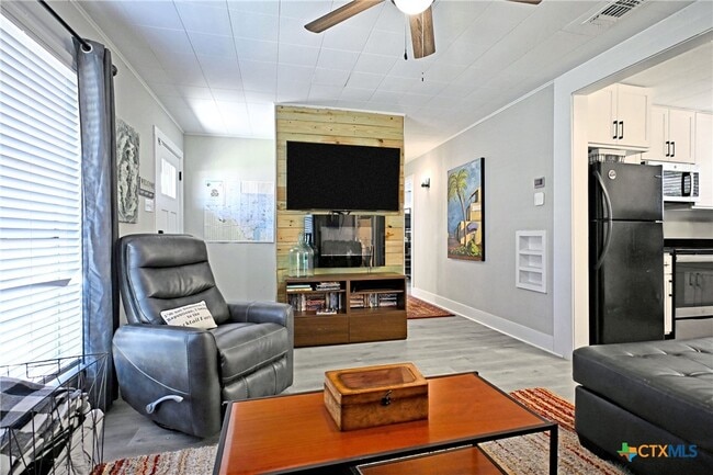 Photo - 553 Scenic Dr