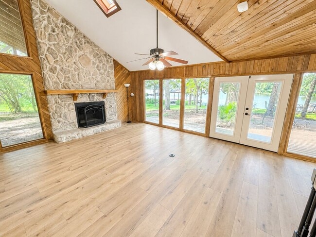 Photo - Waterfront Living in Benton!