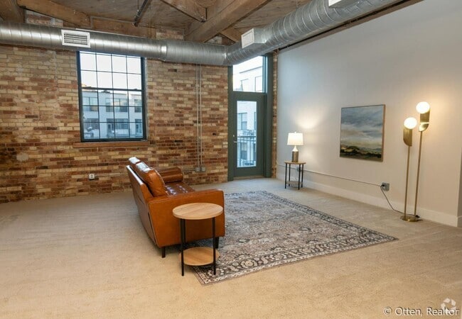 Building Photo - 940 Monroe Ave NW Rental