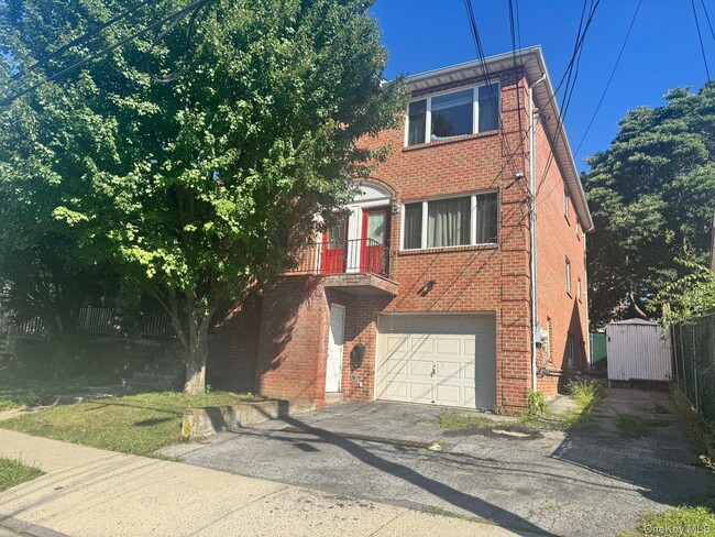 Building Photo - 34 Cypress St Unit 2FL