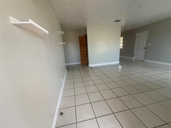 Building Photo - 6218 Rodman St Rental