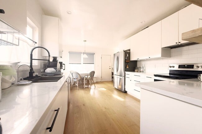 Photo - 1120 Masonic Ave