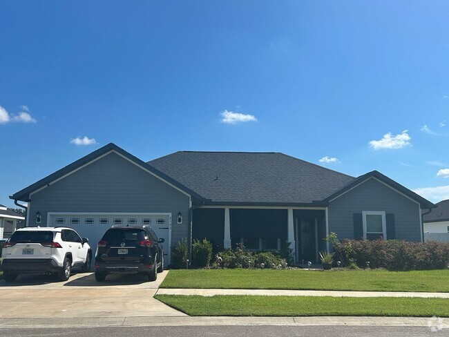 Building Photo - Spectacular 4/3 with Garage Rental