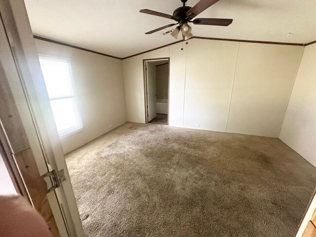 Photo - 2001 SW Loop 304