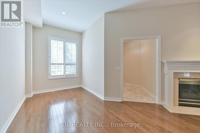 Photo - 3036 Bayview Ave