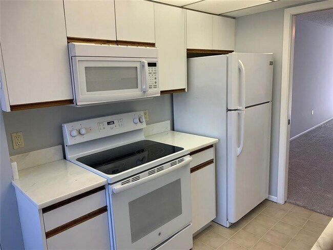 Photo - 1320 Pasadena Ave S Unidad 107