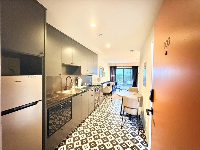 Photo - 201 Academy Dr Unit 103