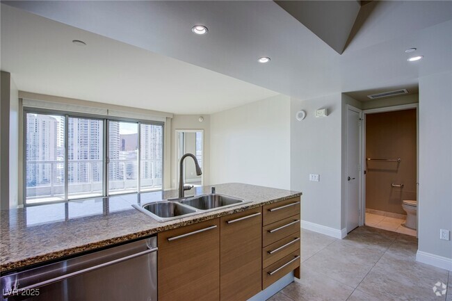 Building Photo - 222 Karen Ave Unit 2303 Rental
