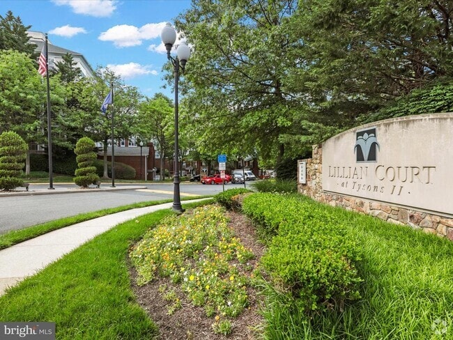 Building Photo - 1645 International Dr Unit 203 Rental