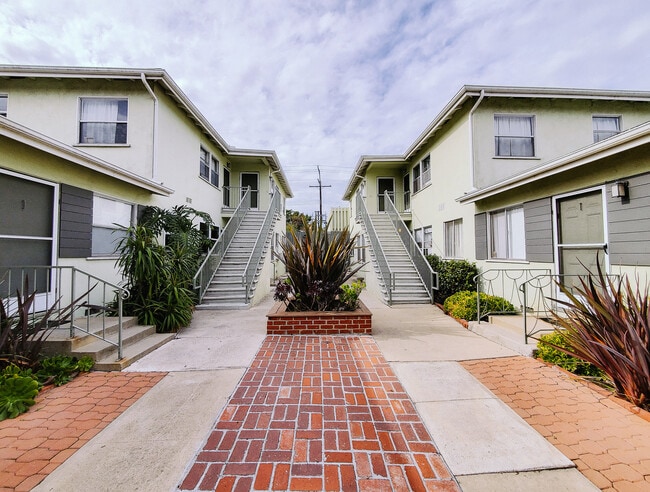 Photo - 17905 Crenshaw Blvd Unit B